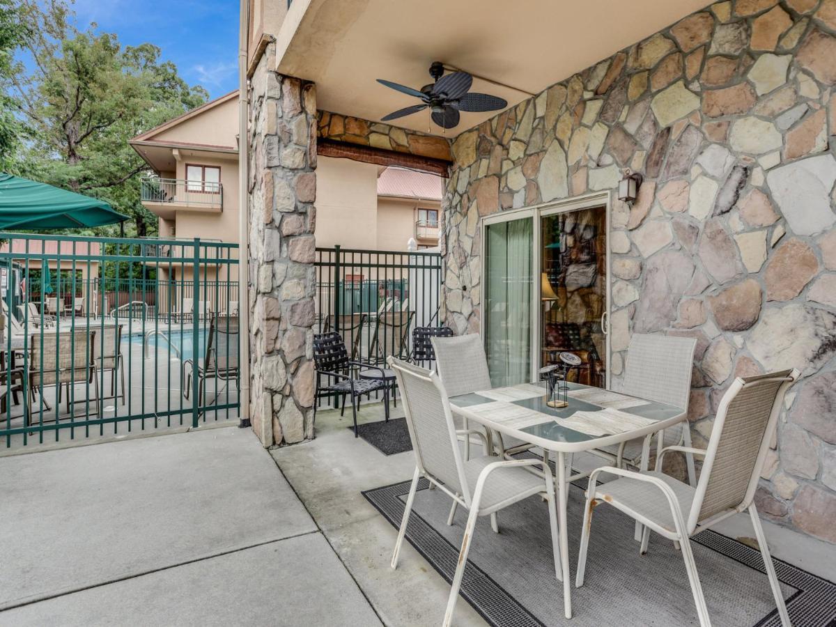 Downtown Delight, 2 Bedrooms, Pool, Hot Tub, Sleeps 6 Gatlinburg Extérieur photo