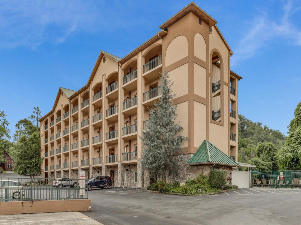Downtown Delight, 2 Bedrooms, Pool, Hot Tub, Sleeps 6 Gatlinburg Extérieur photo