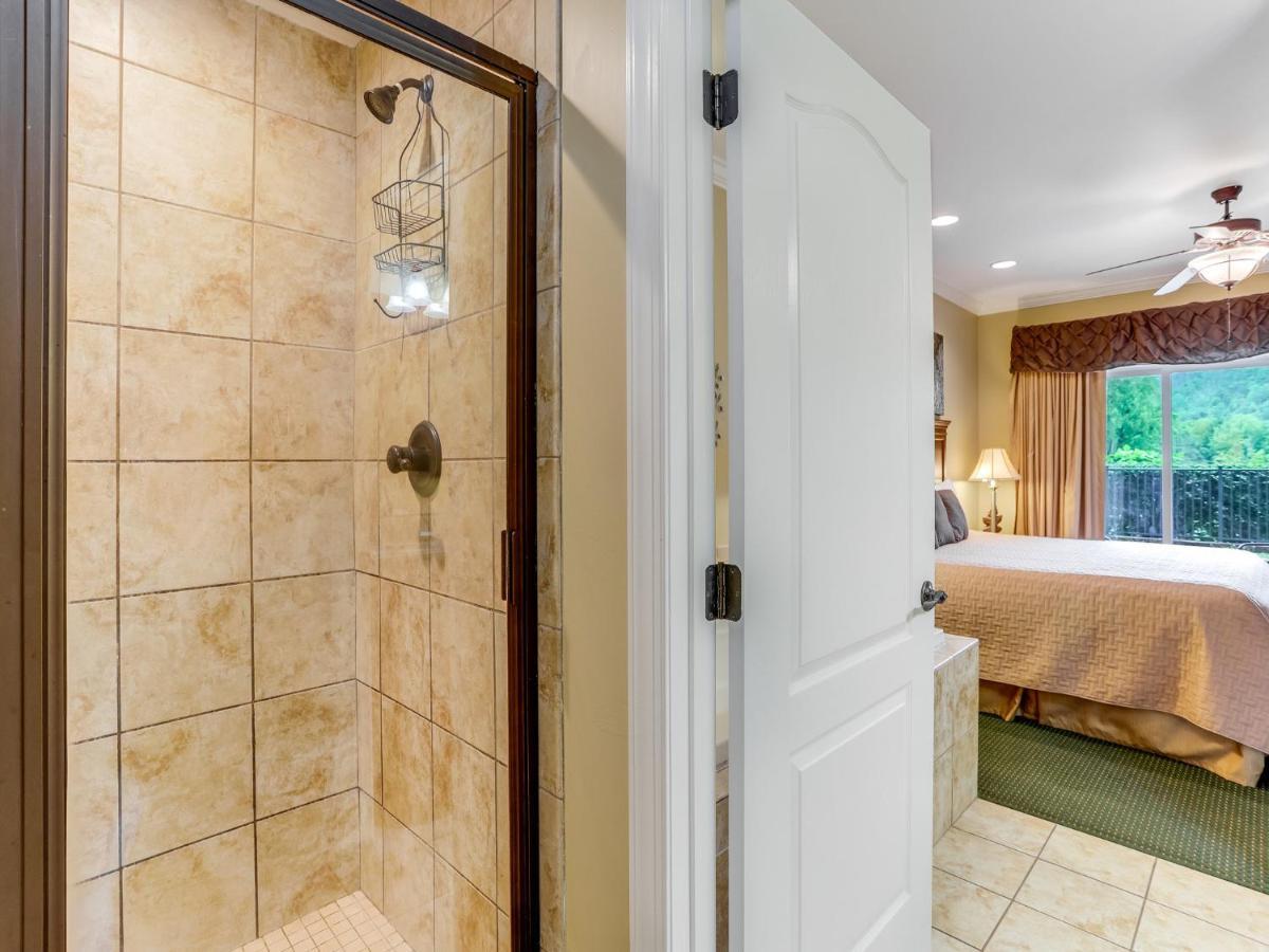 Downtown Delight, 2 Bedrooms, Pool, Hot Tub, Sleeps 6 Gatlinburg Extérieur photo